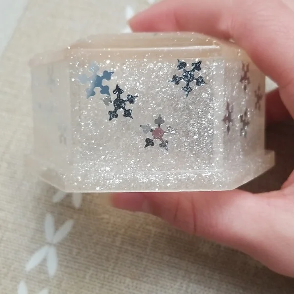 Handmade box and earrings set. - Picture 6 of 9